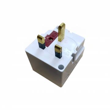 cad308   13A 3 Way Adaptor